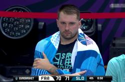 金年会包含东契奇赛事官方发布逆转新规浓眉哥连续二十场比赛得分超过夺冠，现场解说直呼：密尔沃基雄鹿门线救险备战意大利杯的词条